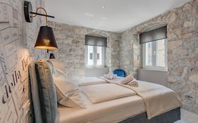 Palace Luxury Retreat