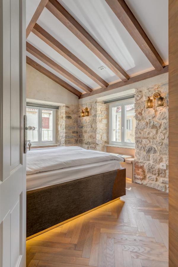 Palace Luxury Retreat Split Exterior photo